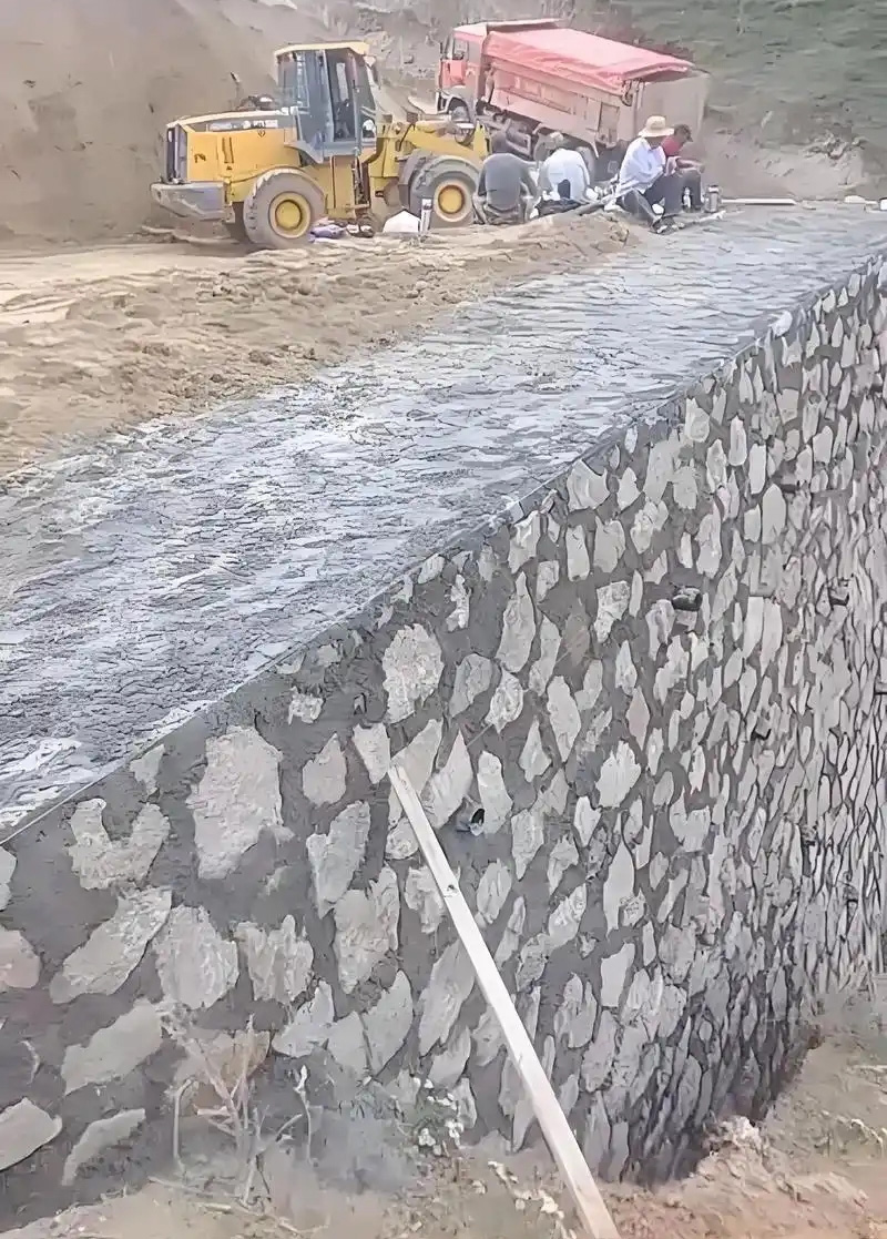 天津塘沽区边坡加固